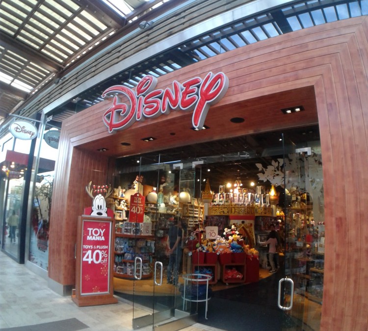 Disney Store (Valencia,&nbspCA)